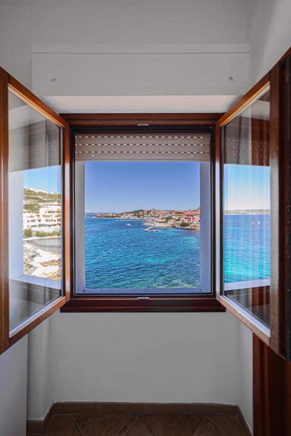 Il Gabbiano Hotel Ла Мадалена Екстериор снимка