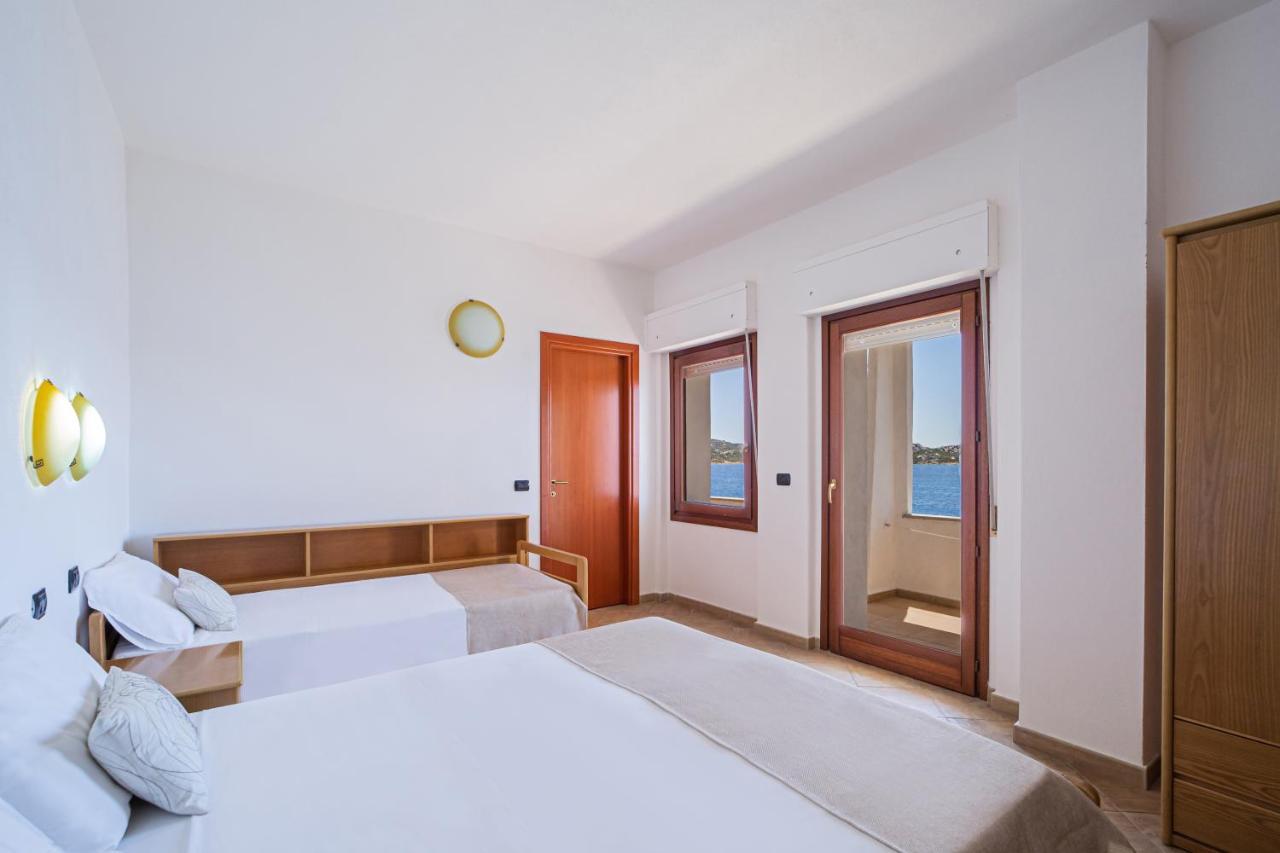 Il Gabbiano Hotel Ла Мадалена Екстериор снимка