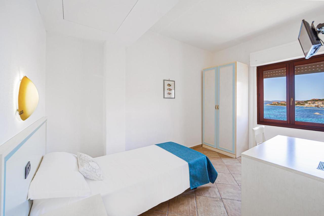 Il Gabbiano Hotel Ла Мадалена Екстериор снимка
