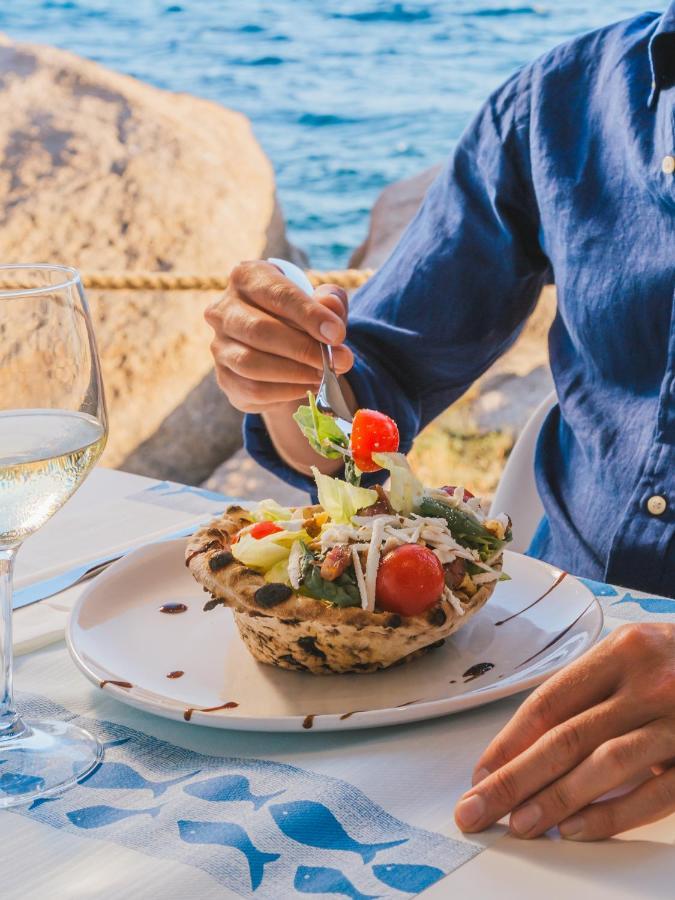 Il Gabbiano Hotel Ла Мадалена Екстериор снимка