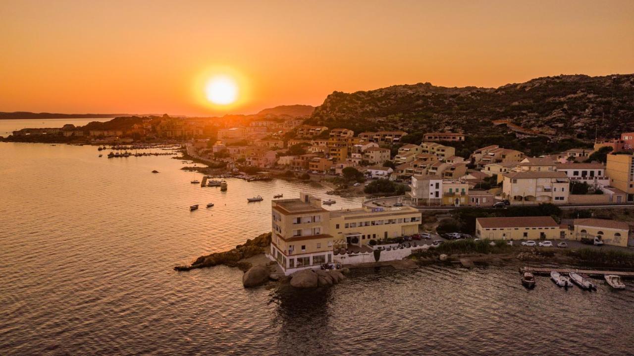 Il Gabbiano Hotel Ла Мадалена Екстериор снимка