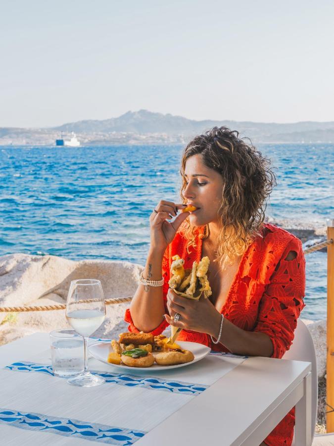 Il Gabbiano Hotel Ла Мадалена Екстериор снимка